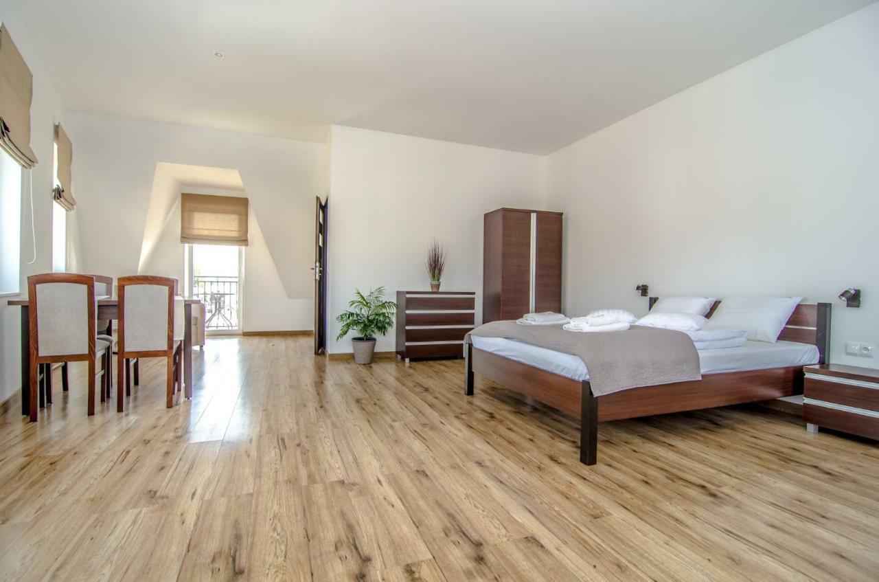 D.L.Blazkiewicz Bed & Breakfast Миелно Екстериор снимка