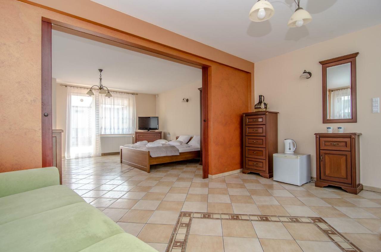 D.L.Blazkiewicz Bed & Breakfast Миелно Екстериор снимка